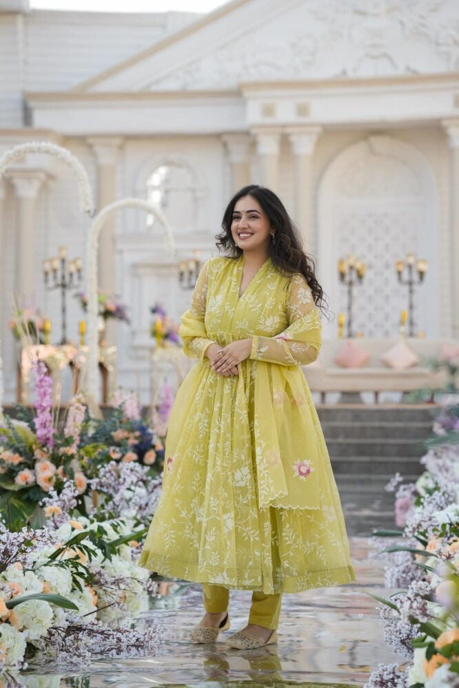 FADED YELLOW ORGANZA SUIT SET