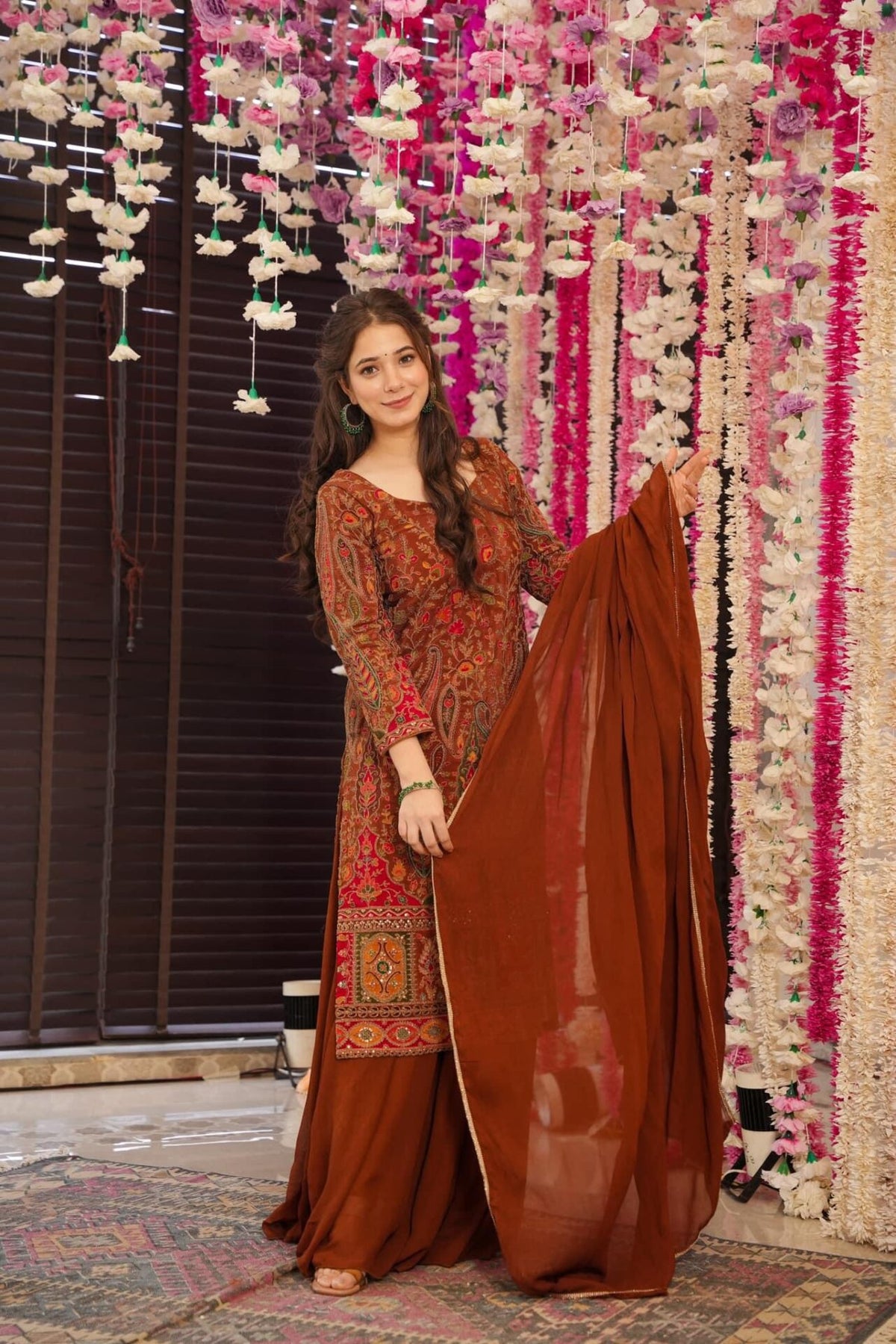 Caramel classic heavy embroidered suit set