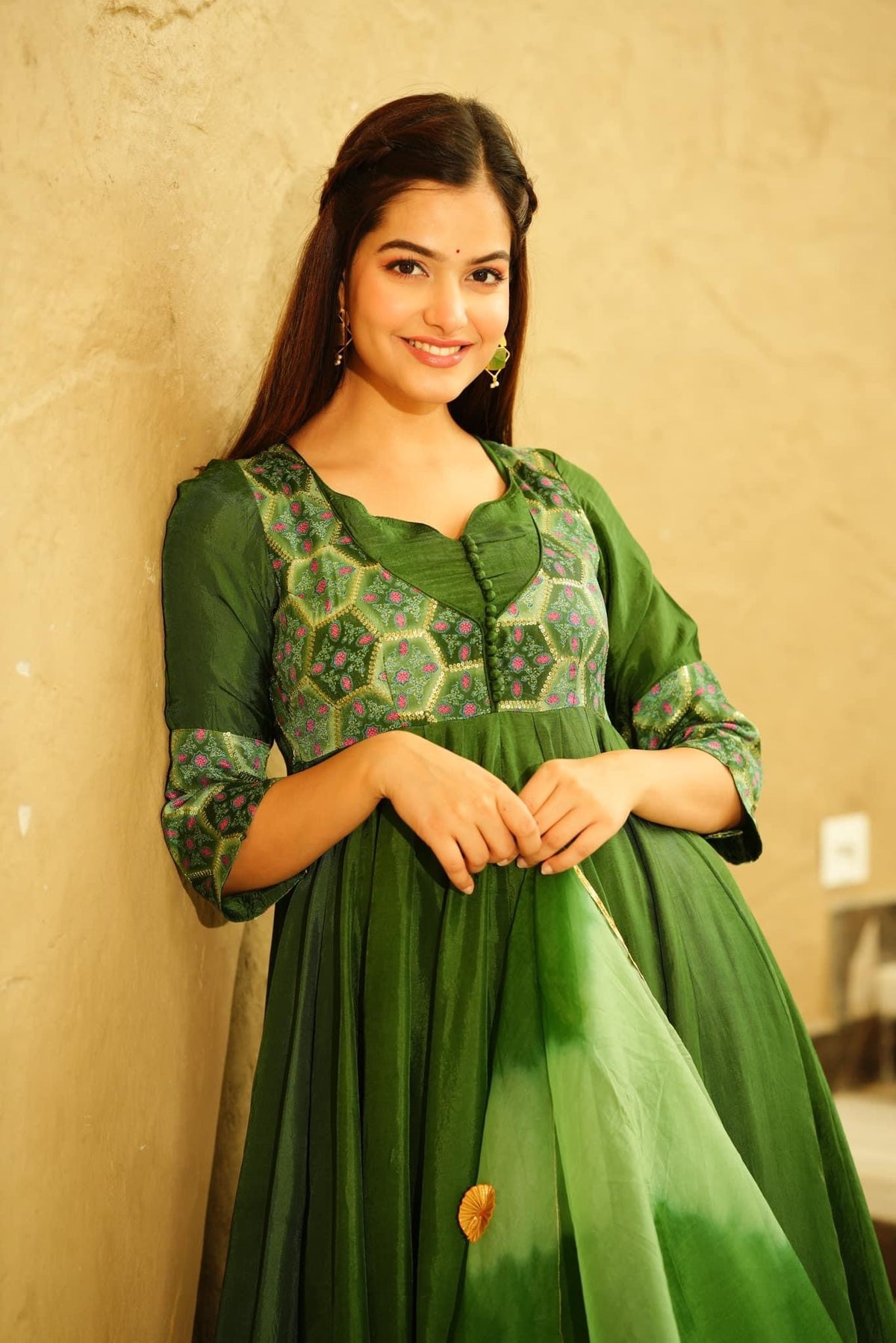 SEAWEED GREEN SILK EMBROIDERED SUIT SET