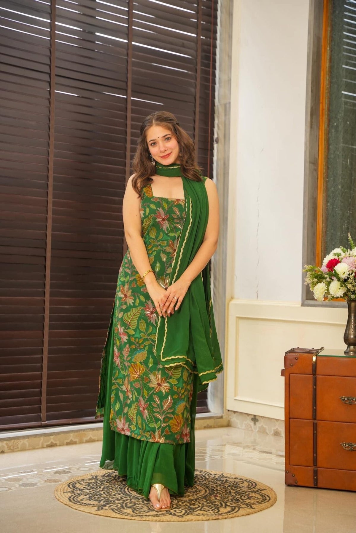 Sparkling green embroidered set