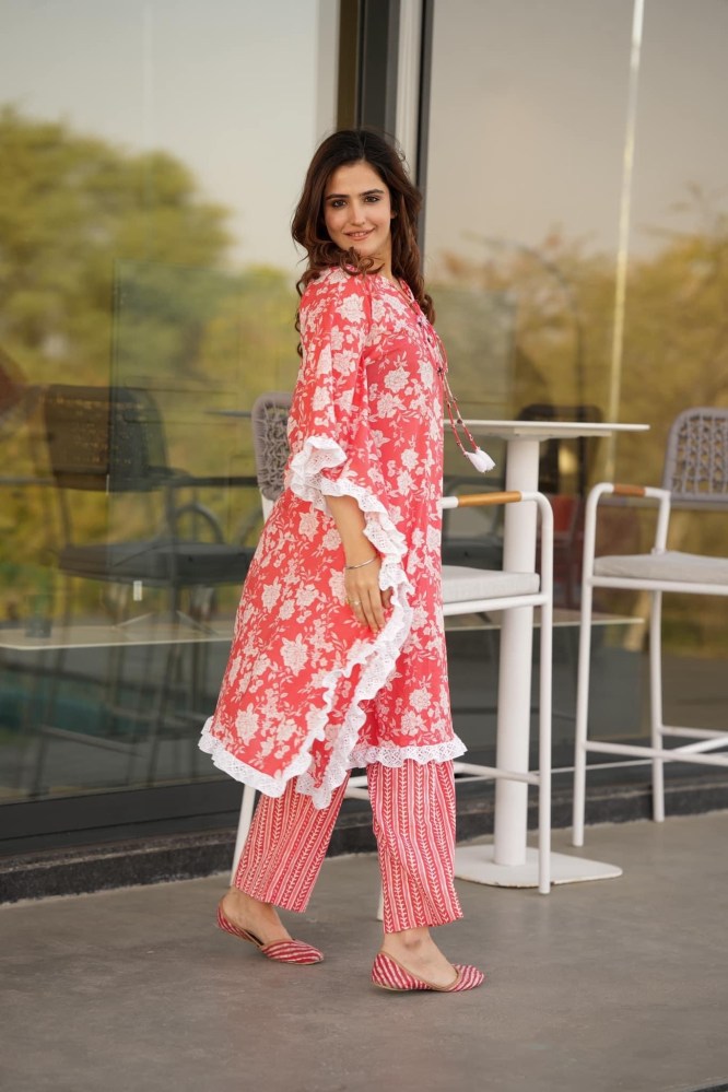PINK AND WHITE FLORAL KAFTAN